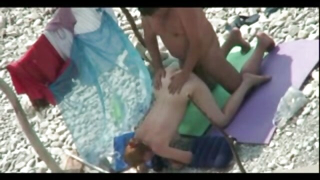 Висока дефиниција :  Слим МИЛФ учествува во тројка со посинокот и неговиот Г.Ф Бесплатни видео клипови 