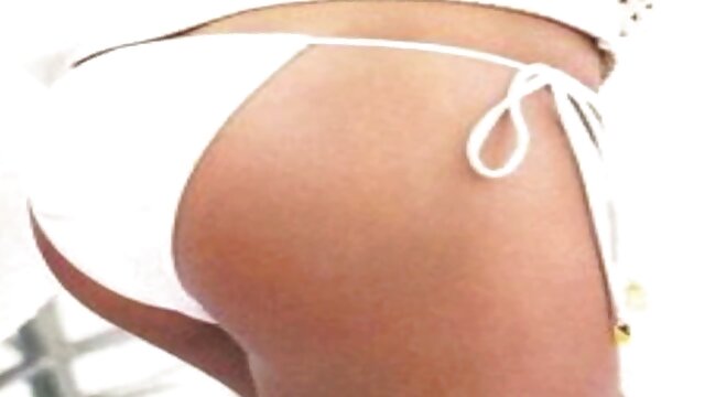 Висока дефиниција :  Витката црвенокоса и нејзиниот сопруг се забавуваат со невината сетерка Бесплатни видео клипови 