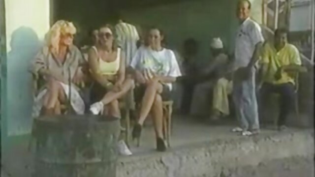 Висока дефиниција :  Ненаситната евро русокоса двојничка навлезена од обесени колеги Бесплатни видео клипови 