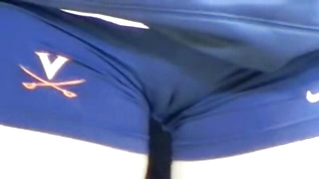 Висока дефиниција :  Масерката од бомби го сака само најдоброто за своите клиенти Бесплатни видео клипови 