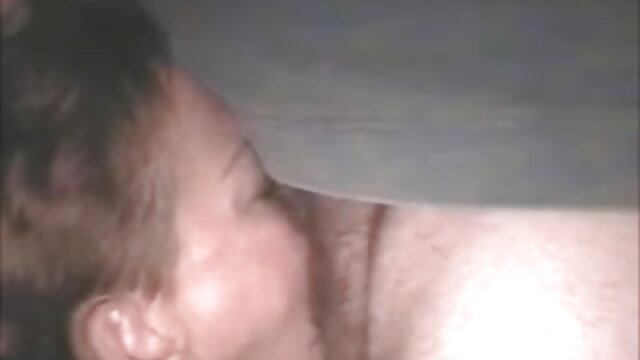 Висока дефиниција :  Парот најде гаден тинејџер кој е подготвен да учествува Бесплатни видео клипови 